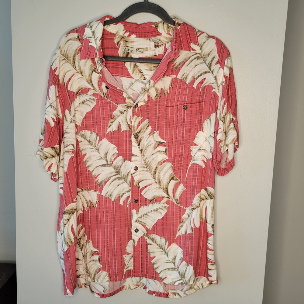 Batik Bay Coral Tropical Rayon Button-Up Shirt Men’s Size L Hawaiian Floral